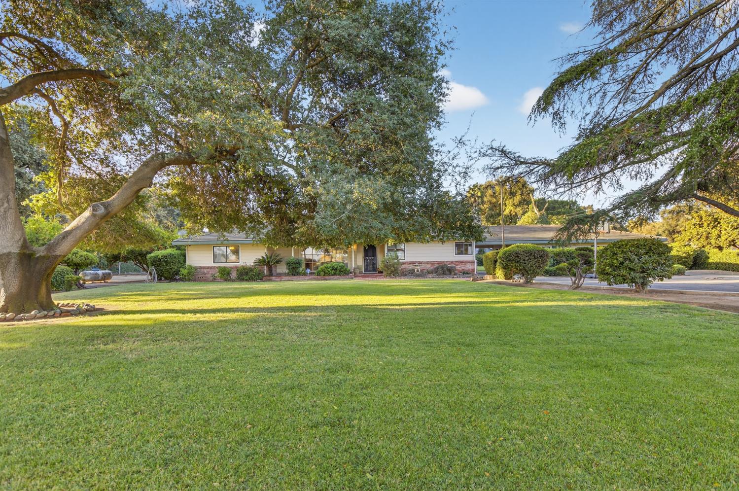 2205 DAVIS Road