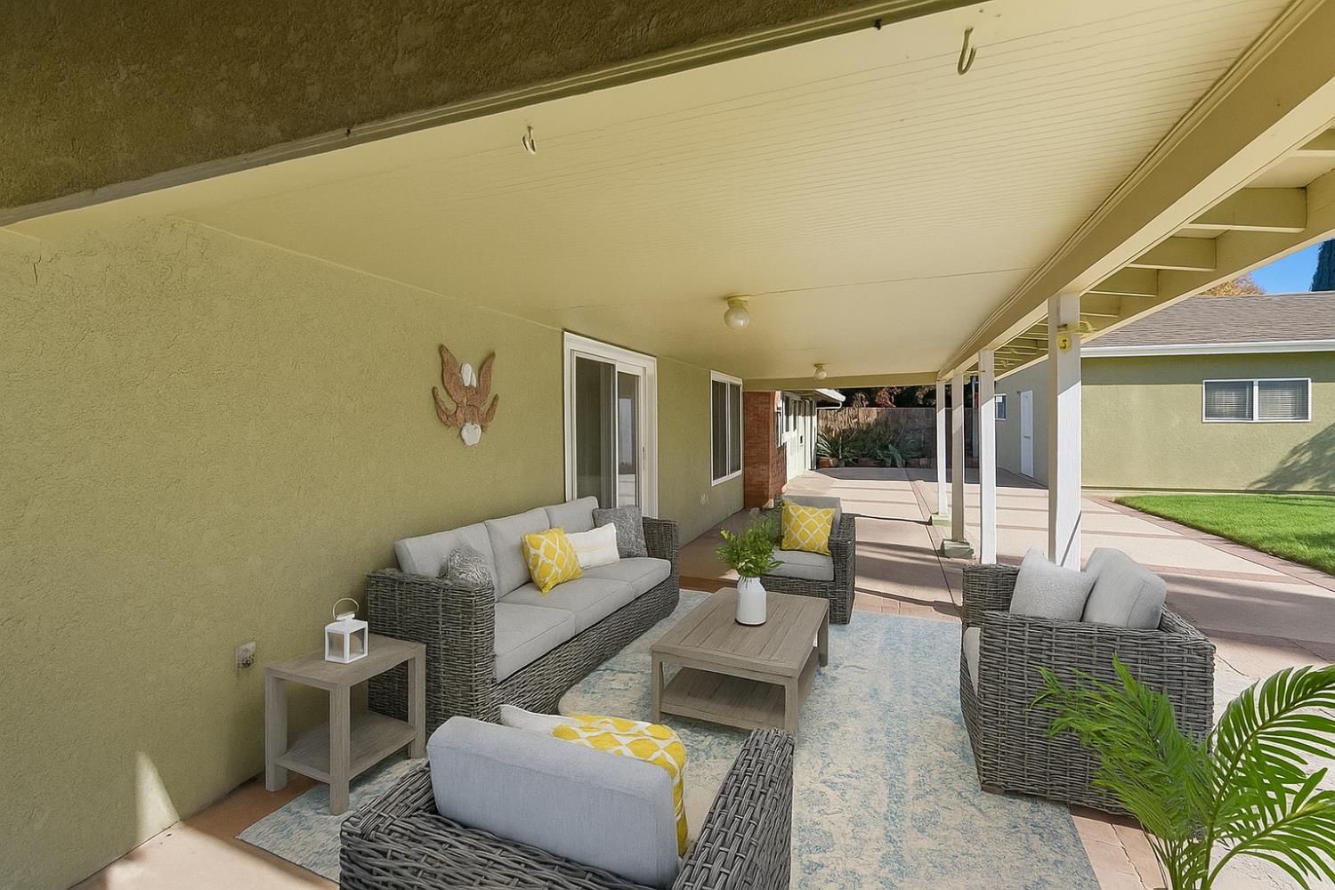 9018 El Oro Plaza Drive