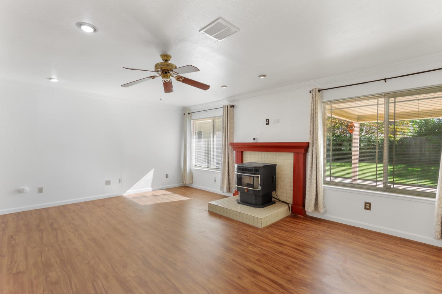 9018 El Oro Plaza Drive