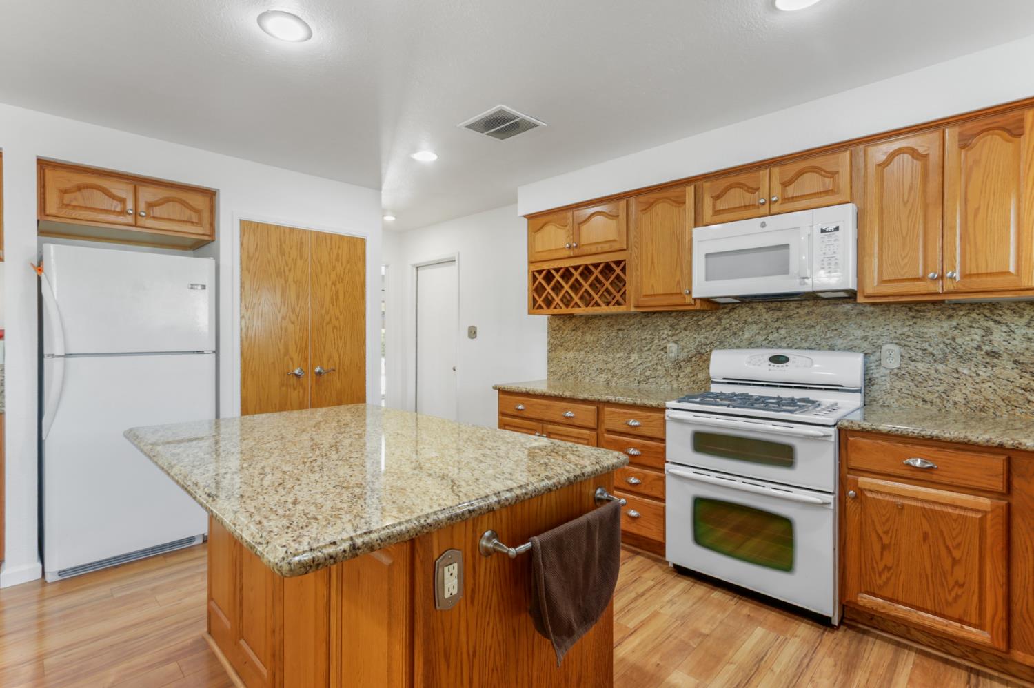 9018 El Oro Plaza Drive