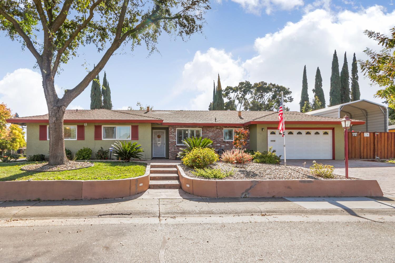 9018 El Oro Plaza Drive