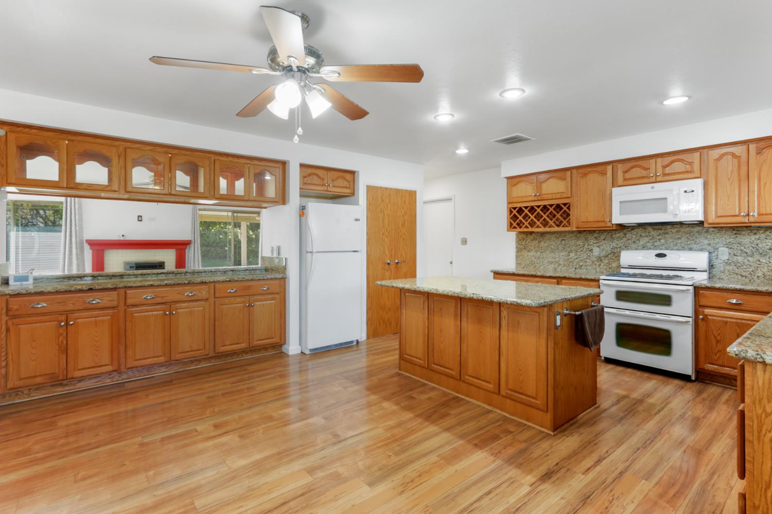 9018 El Oro Plaza Drive