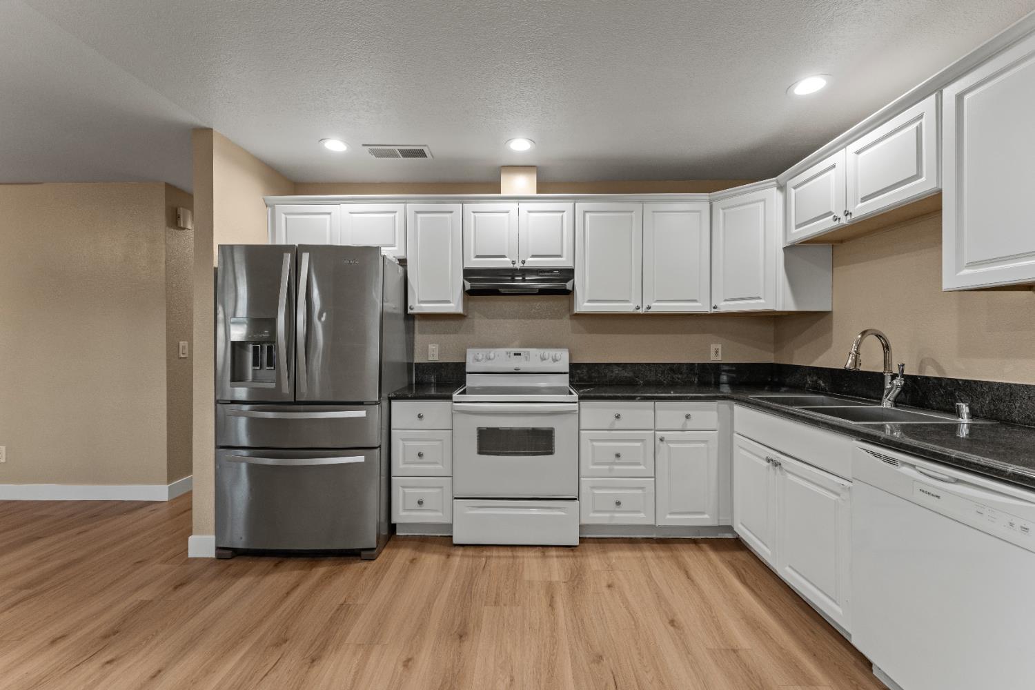 8631 Hummingbird Way