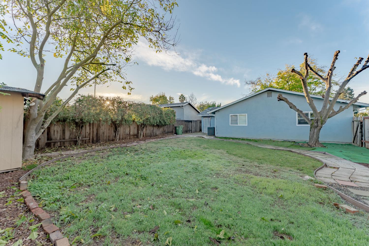 8631 Hummingbird Way