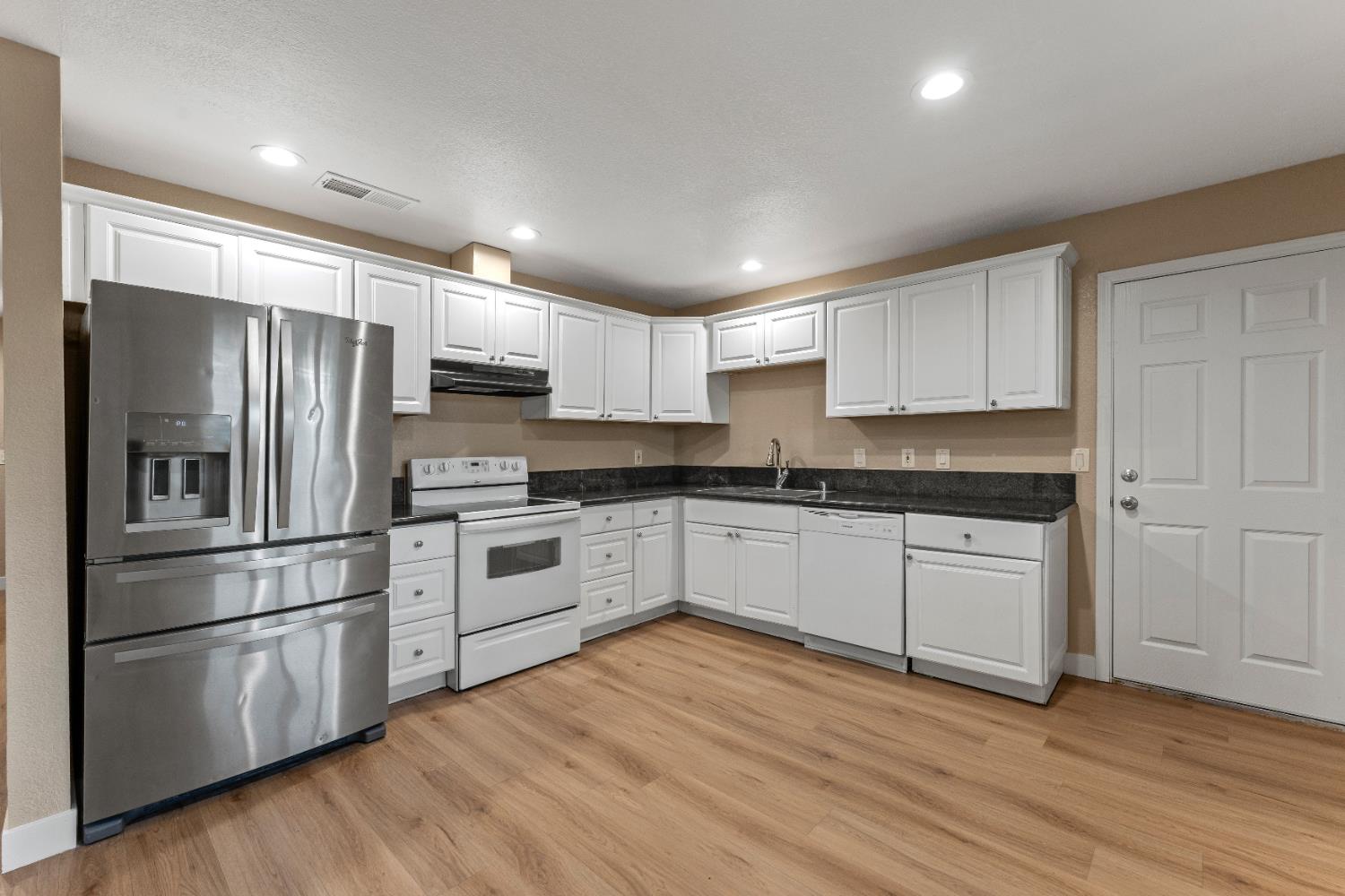 8631 Hummingbird Way