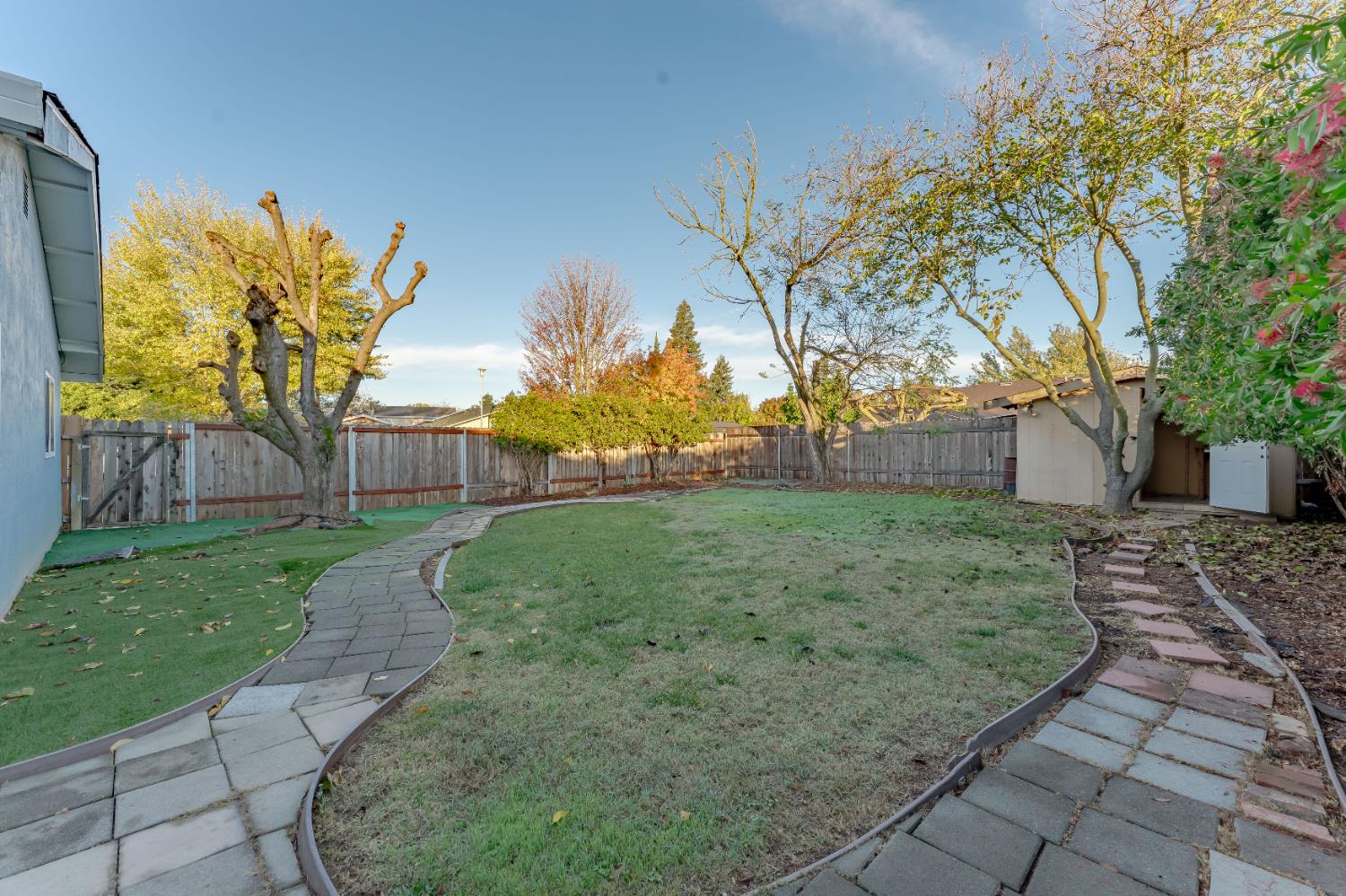 8631 Hummingbird Way