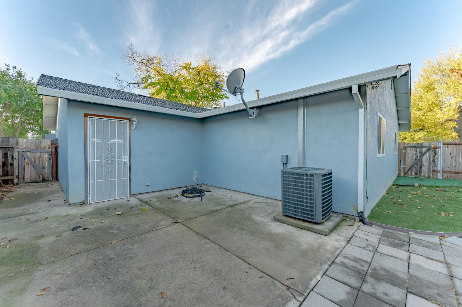 8631 Hummingbird Way