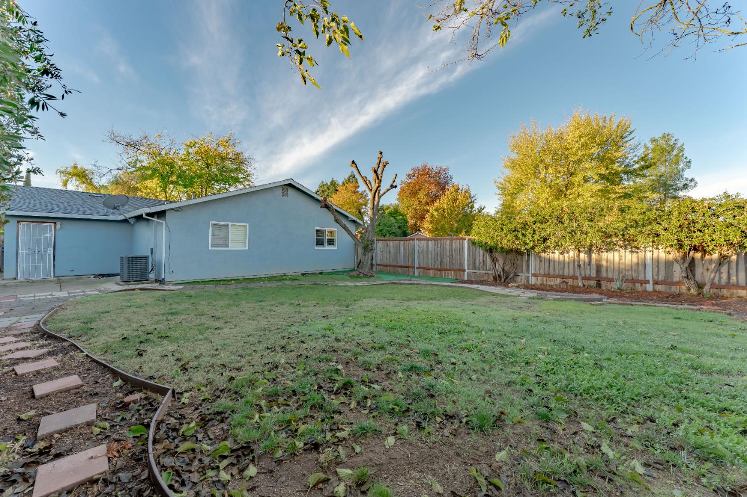 8631 Hummingbird Way