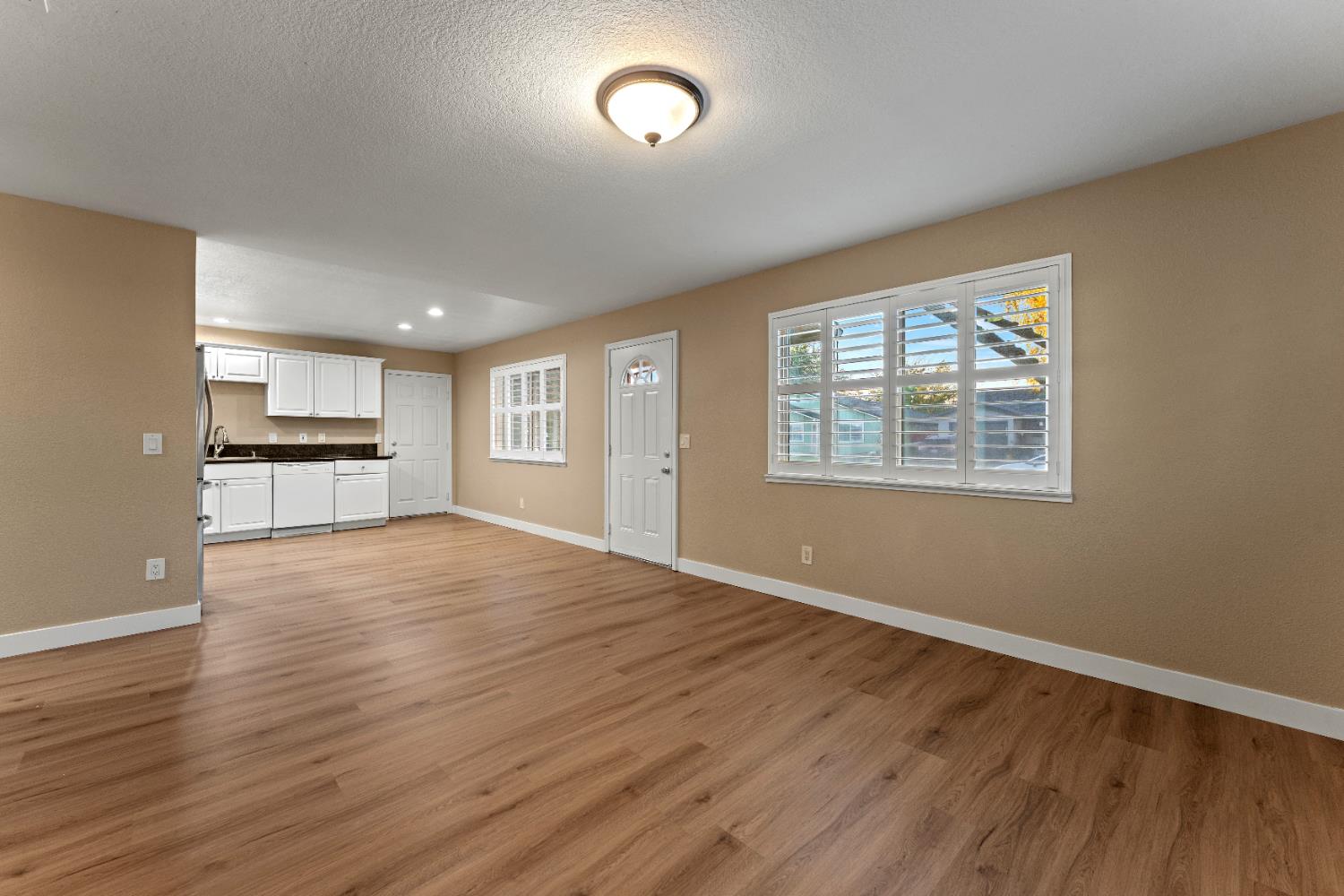 8631 Hummingbird Way