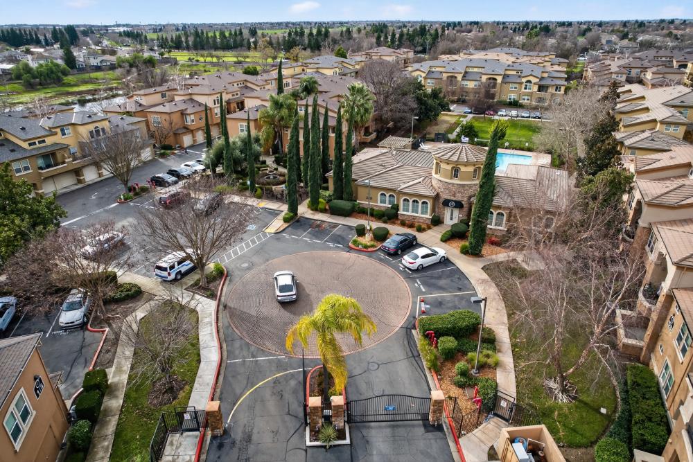 1900 Danbrook Drive 516