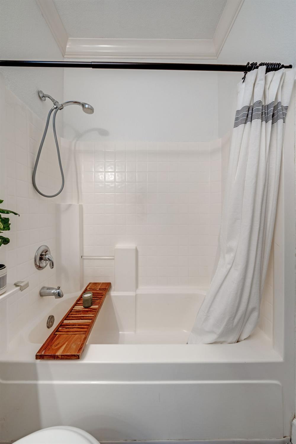 9904 Prairie Dunes Way