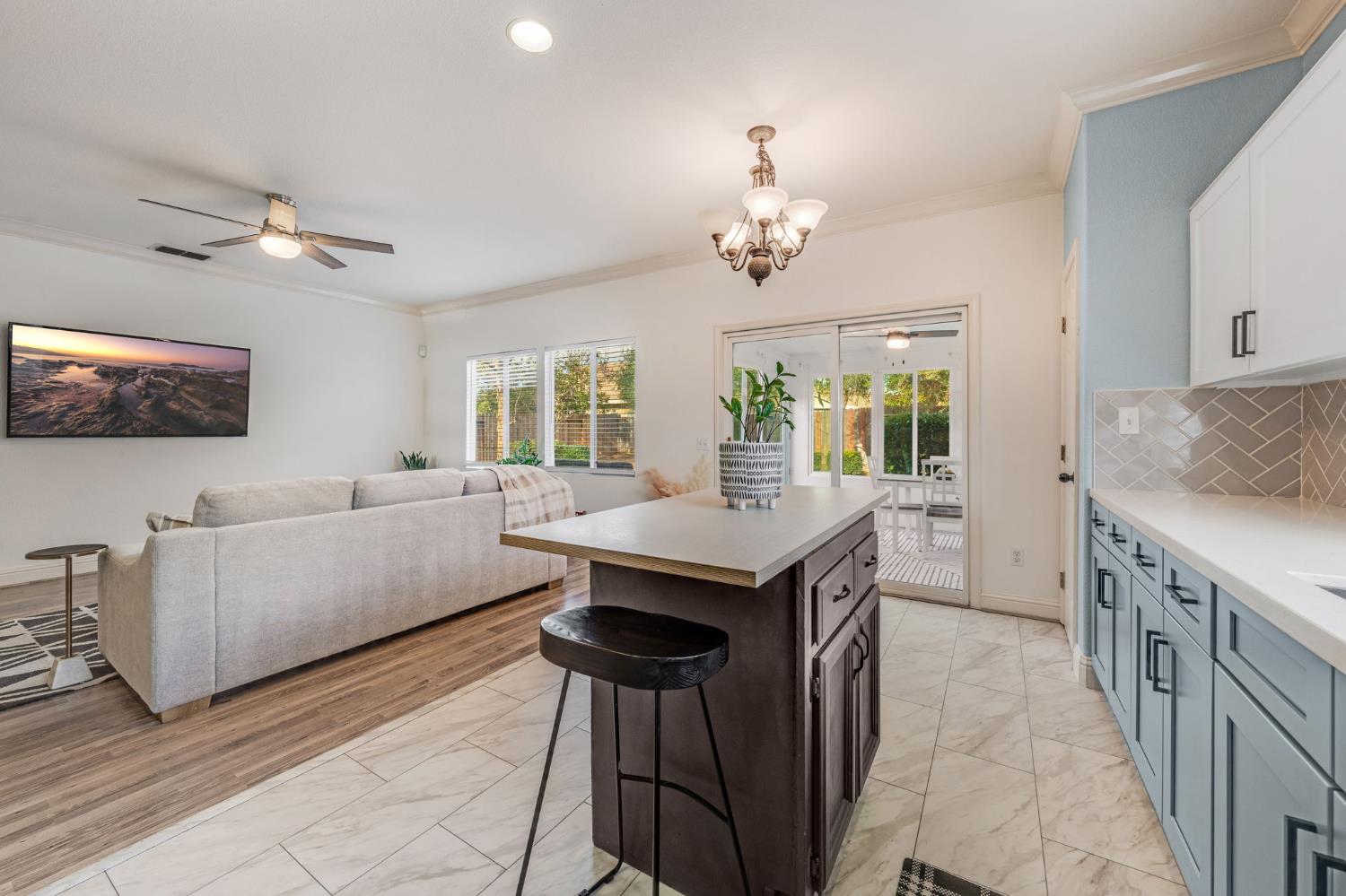 9904 Prairie Dunes Way