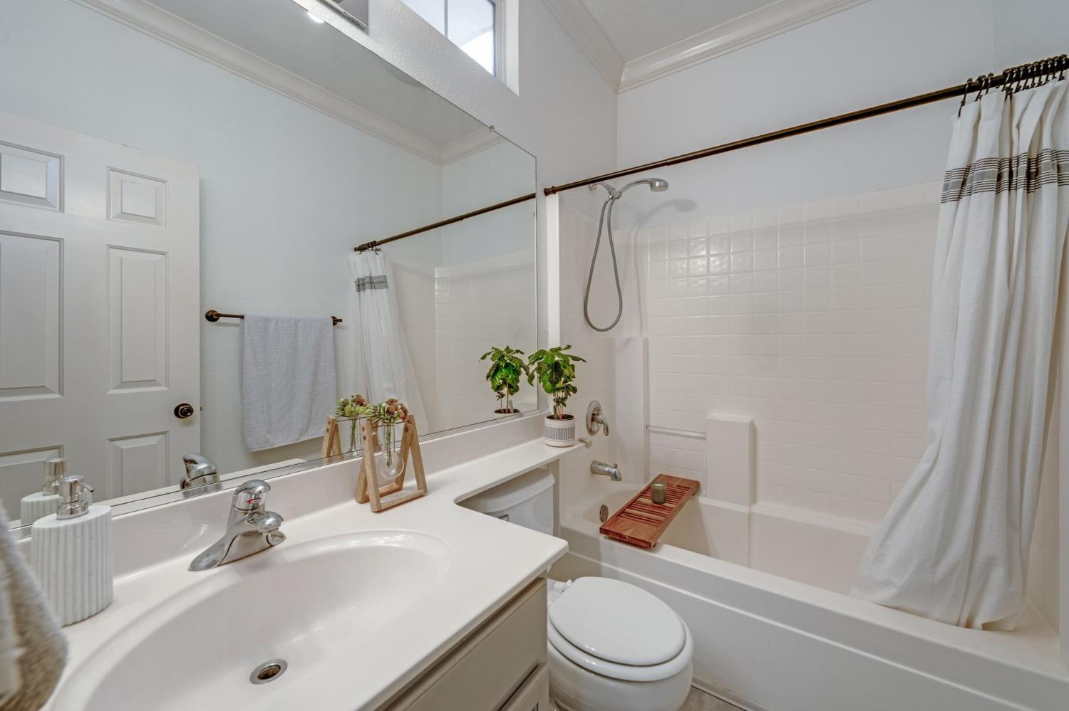 9904 Prairie Dunes Way