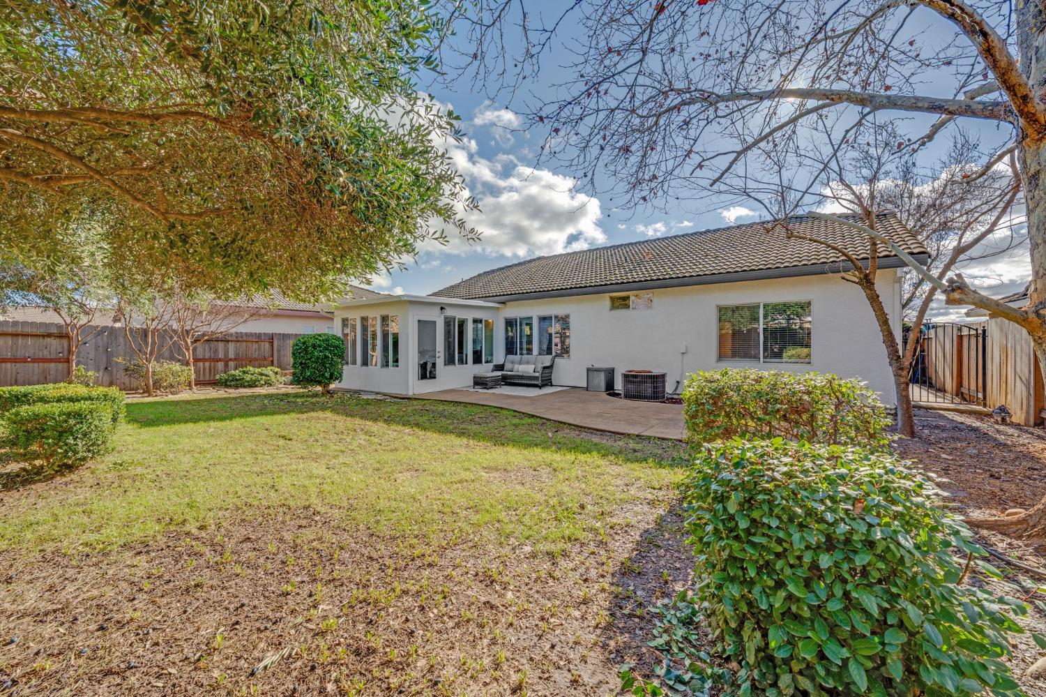 9904 Prairie Dunes Way