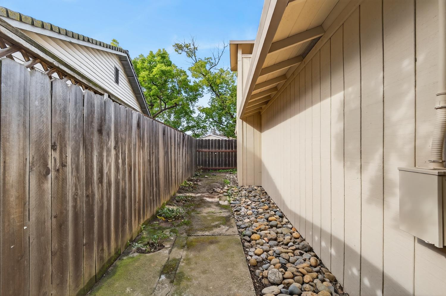 7717 VALLEY WOOD Drive