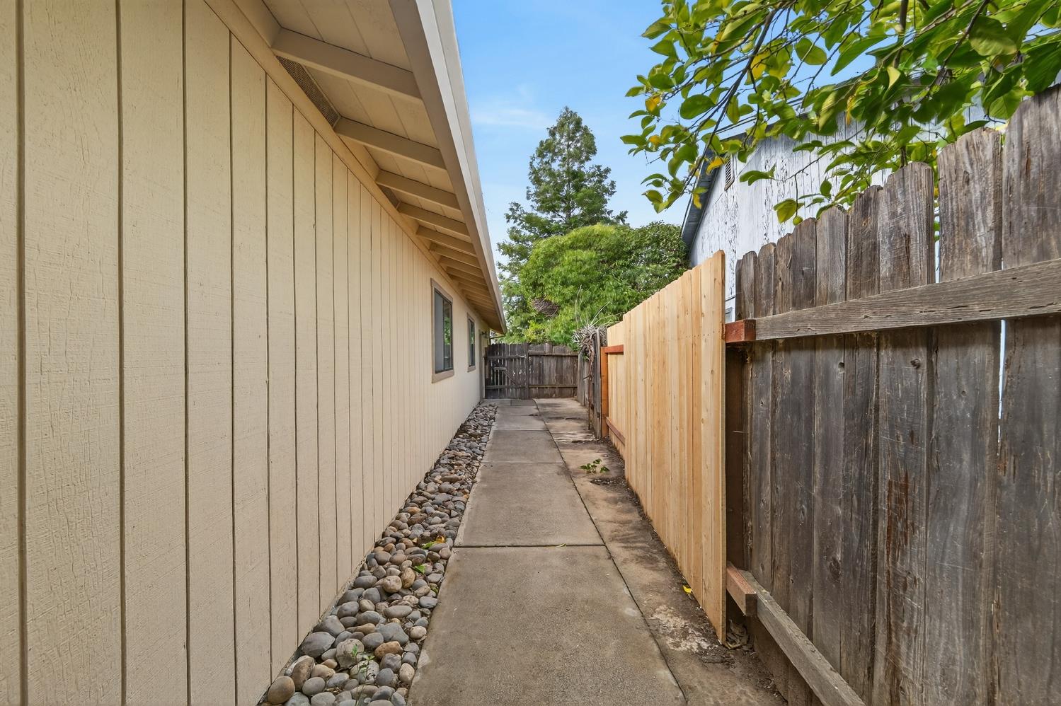 7717 VALLEY WOOD Drive