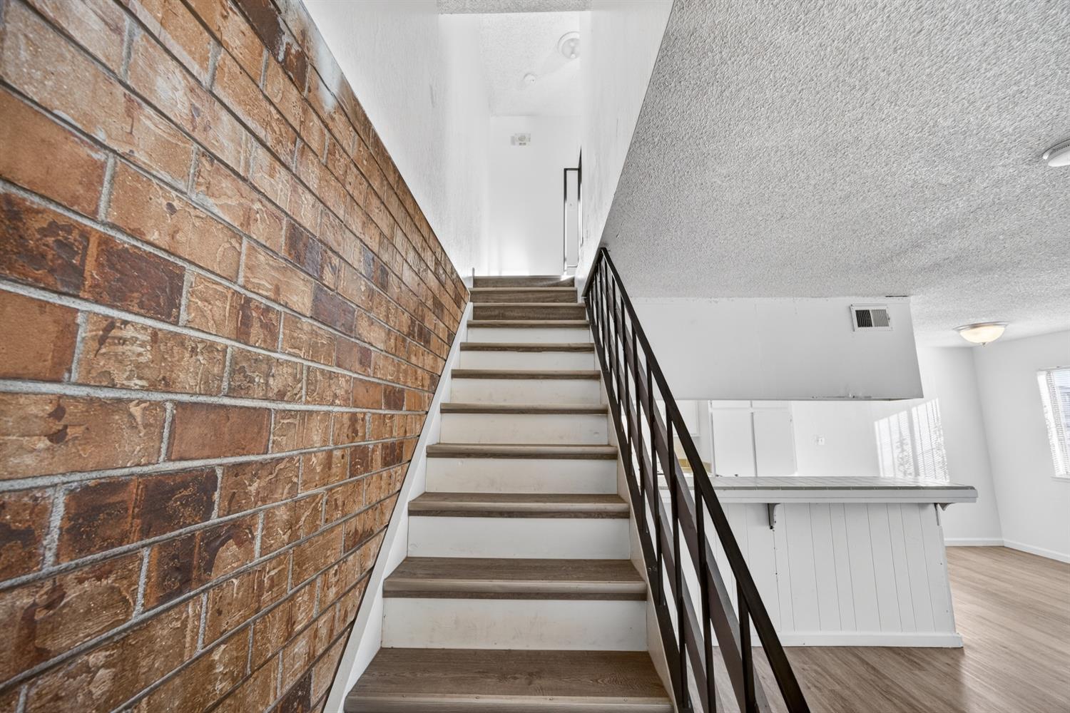 4479 La Cresta Way # 2