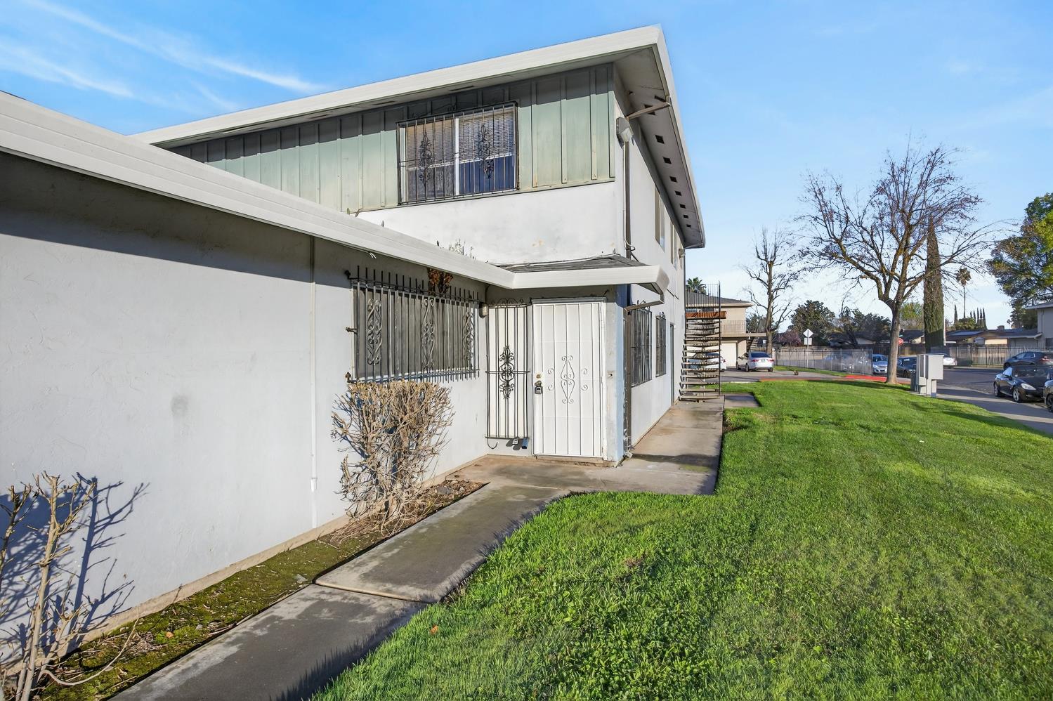 4479 La Cresta Way # 2