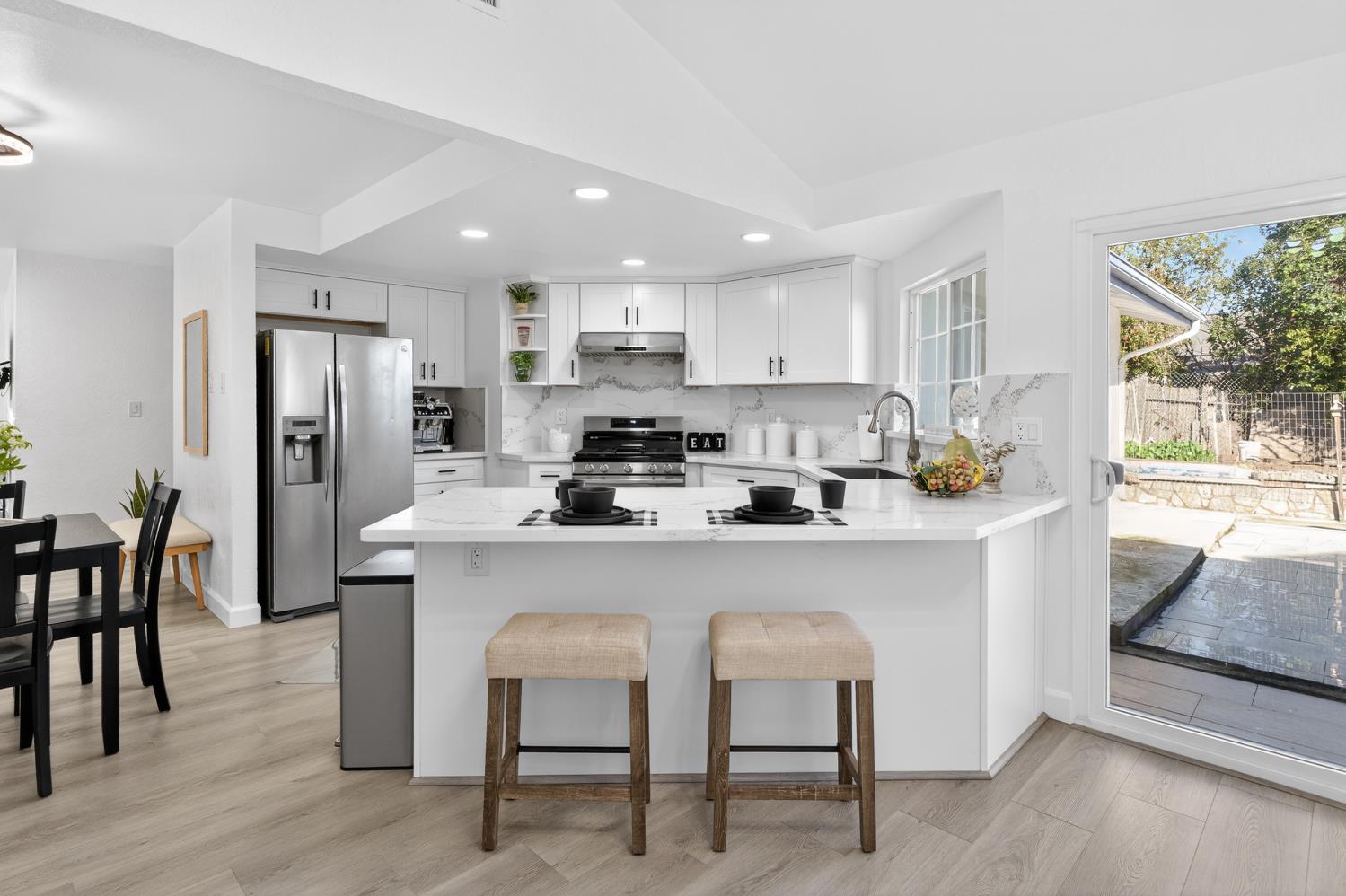 7821 SCOTTSDALE Drive