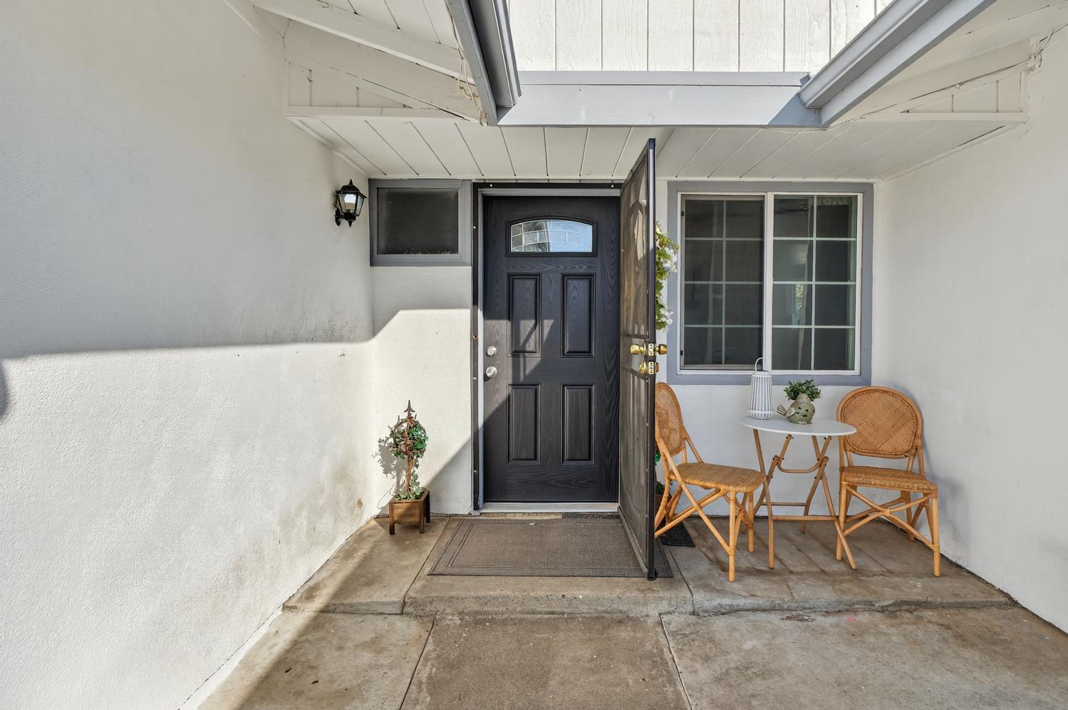 7821 SCOTTSDALE Drive