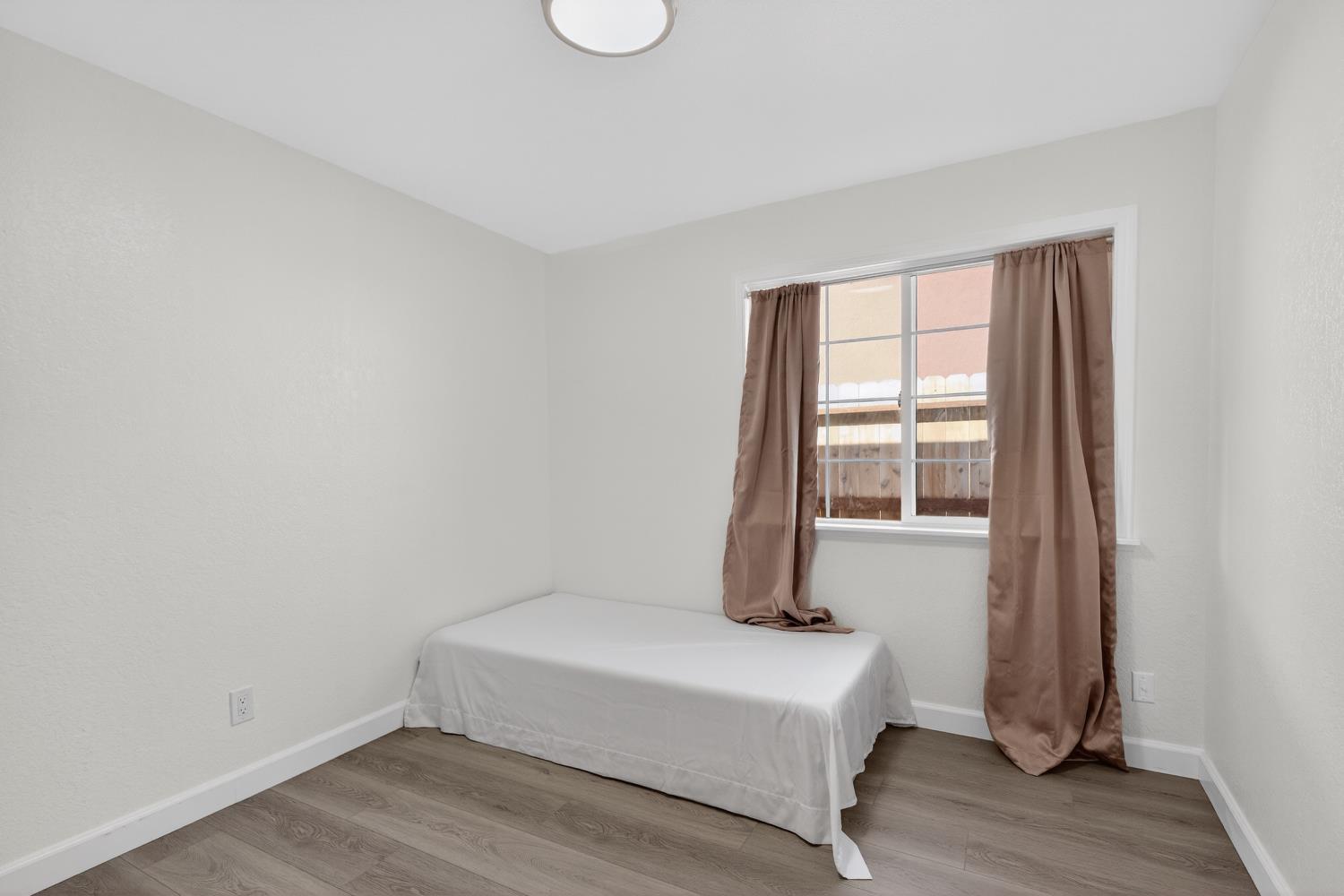 7821 SCOTTSDALE Drive