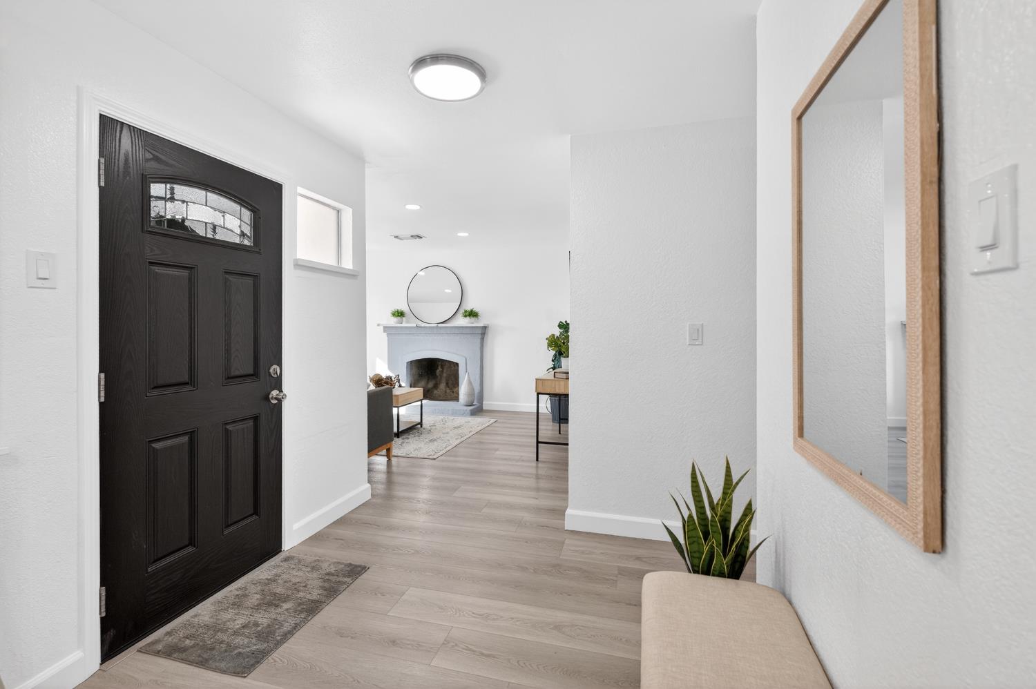 7821 SCOTTSDALE Drive