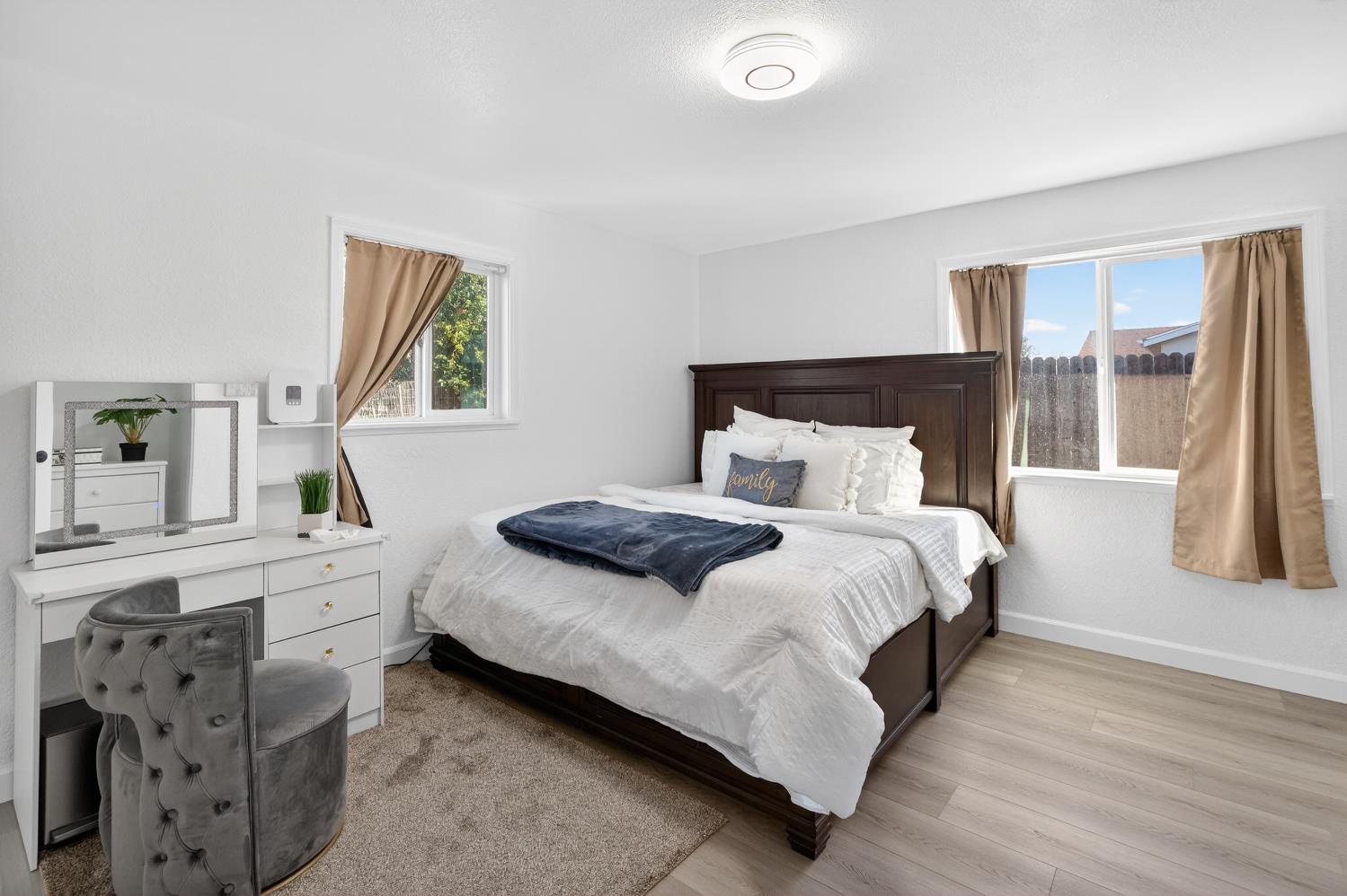 7821 SCOTTSDALE Drive