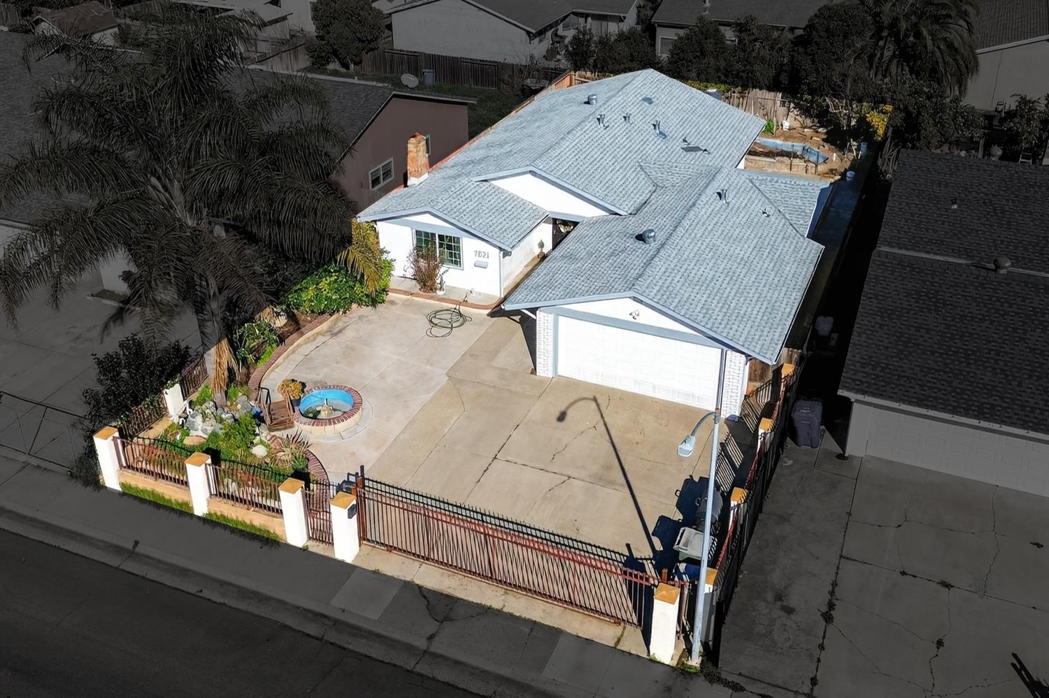 7821 SCOTTSDALE Drive