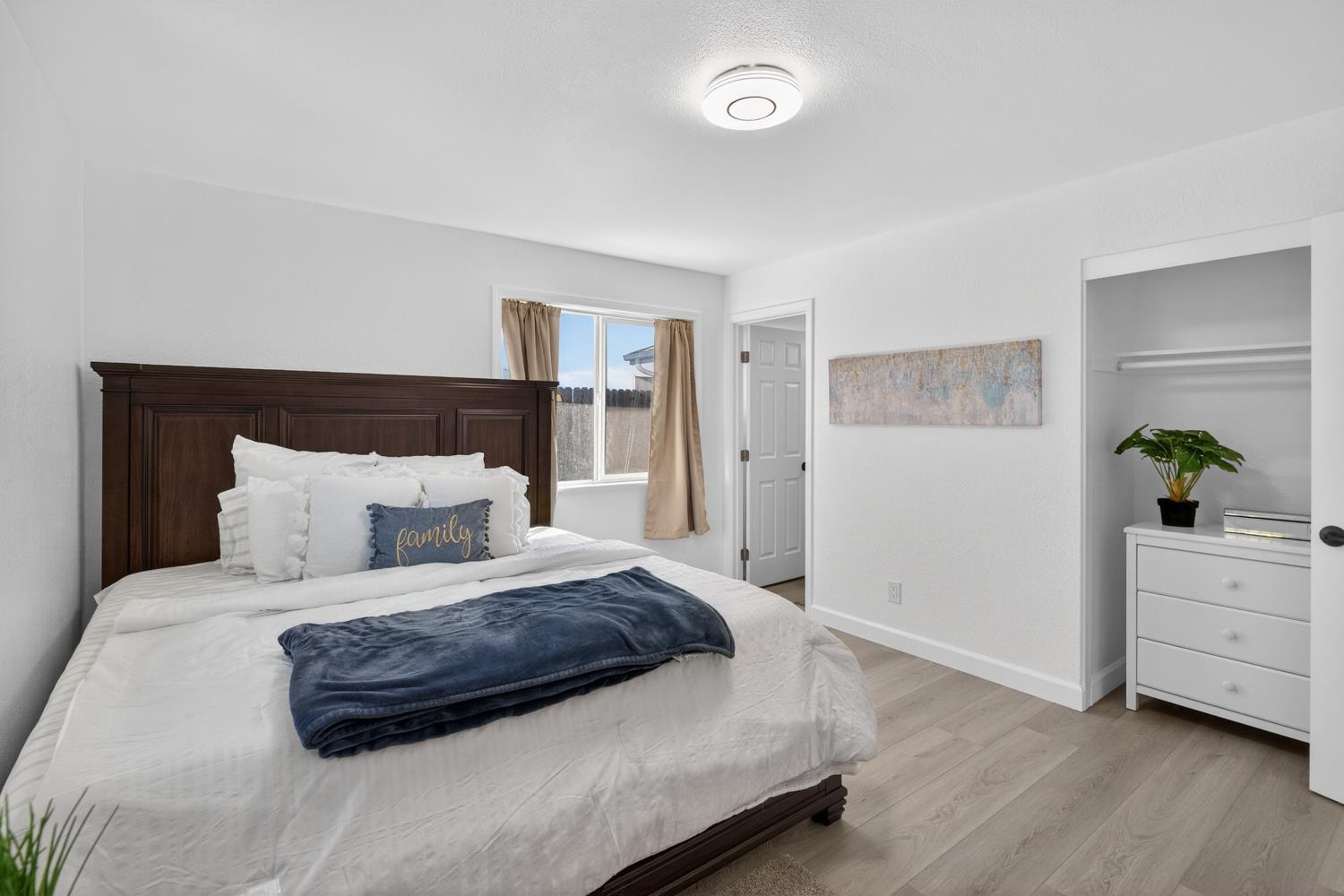 7821 SCOTTSDALE Drive