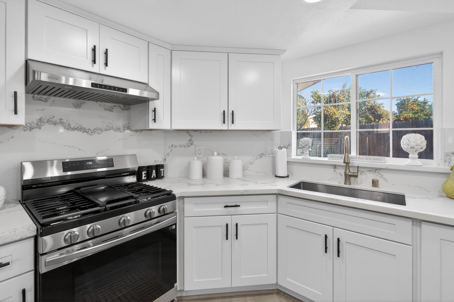 7821 SCOTTSDALE Drive