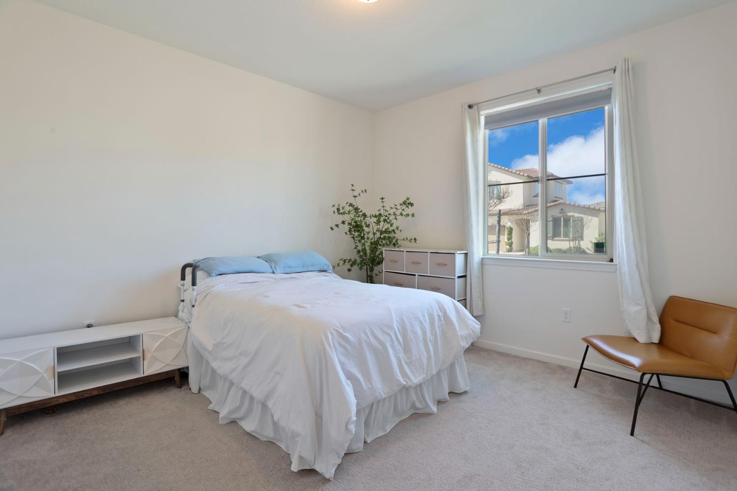 7501 Redwood Ivy Way