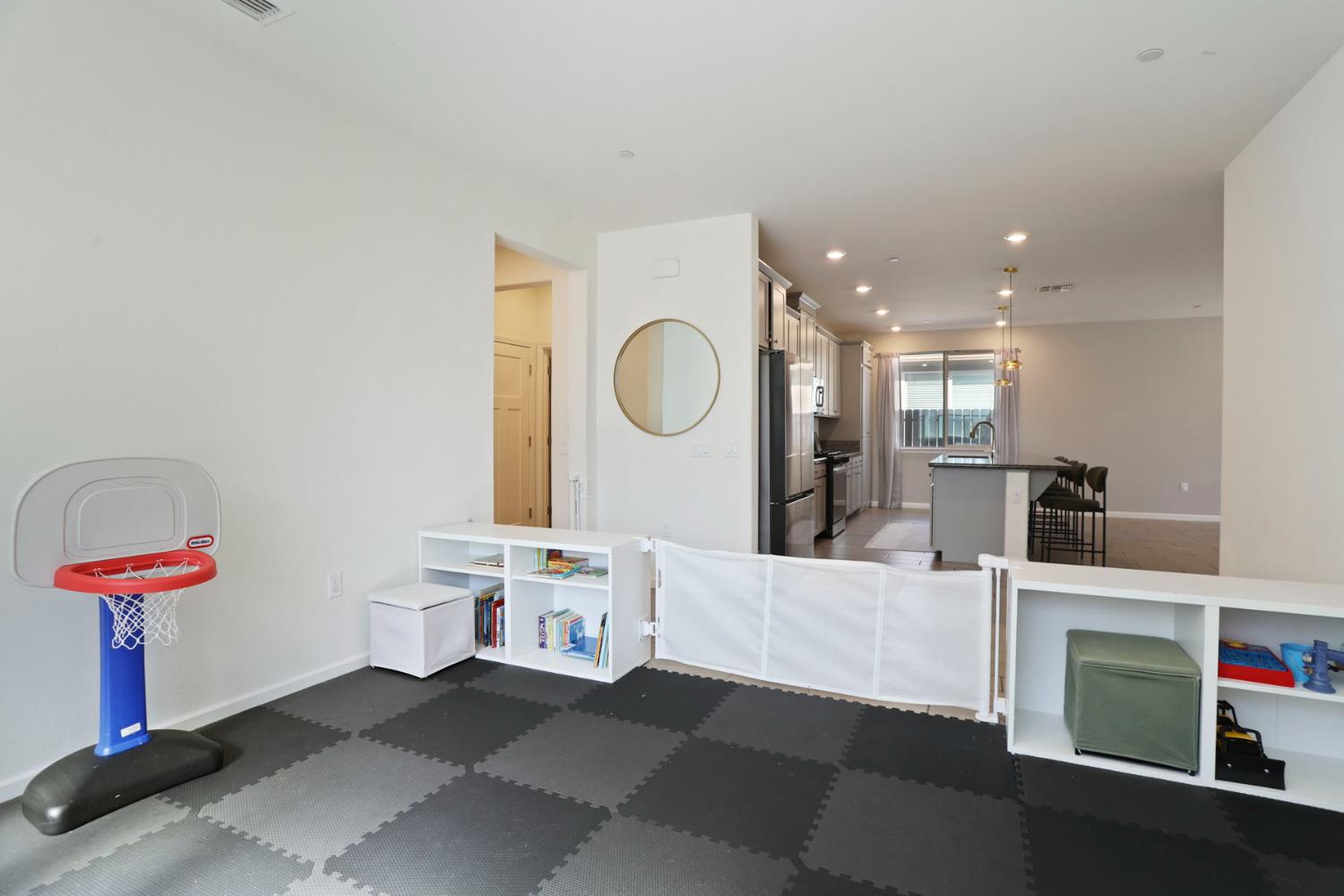 7501 Redwood Ivy Way