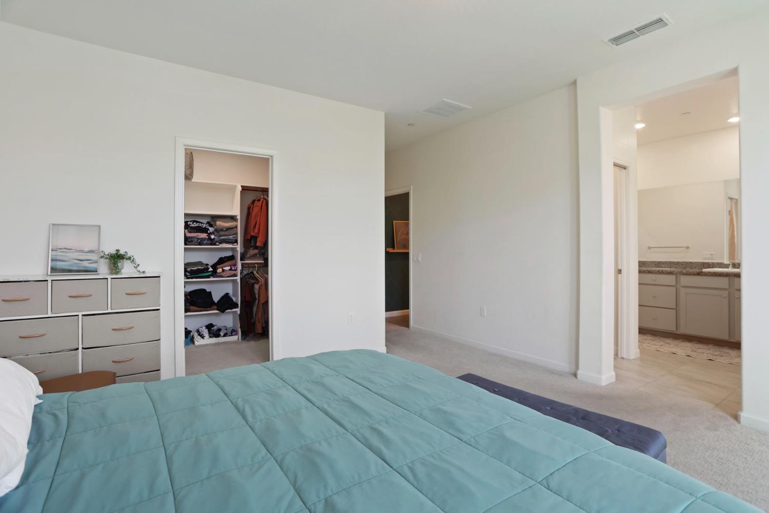 7501 Redwood Ivy Way