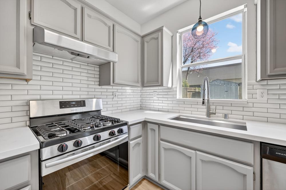 9268 Rose Parade Way