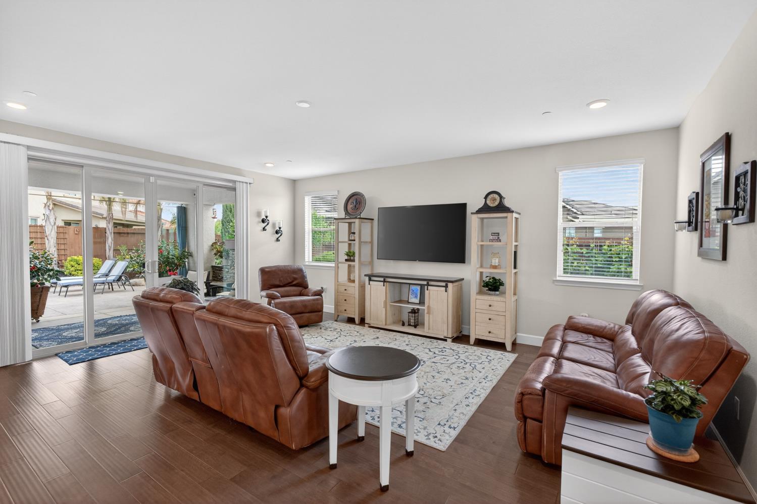9331 Coral Bell Way