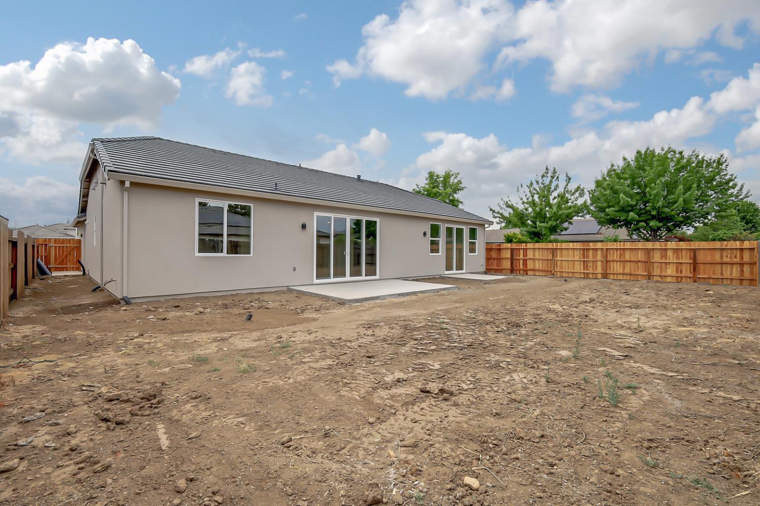 3347 John Freemont