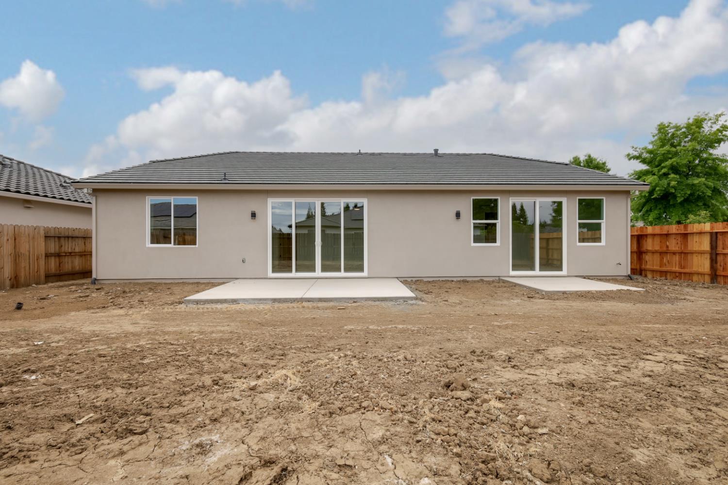 3347 John Freemont