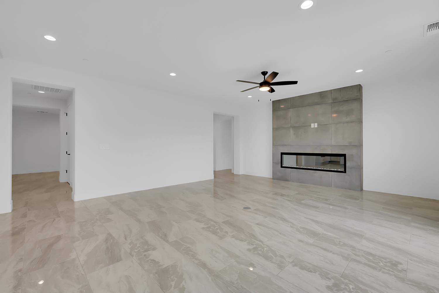 3347 John Freemont