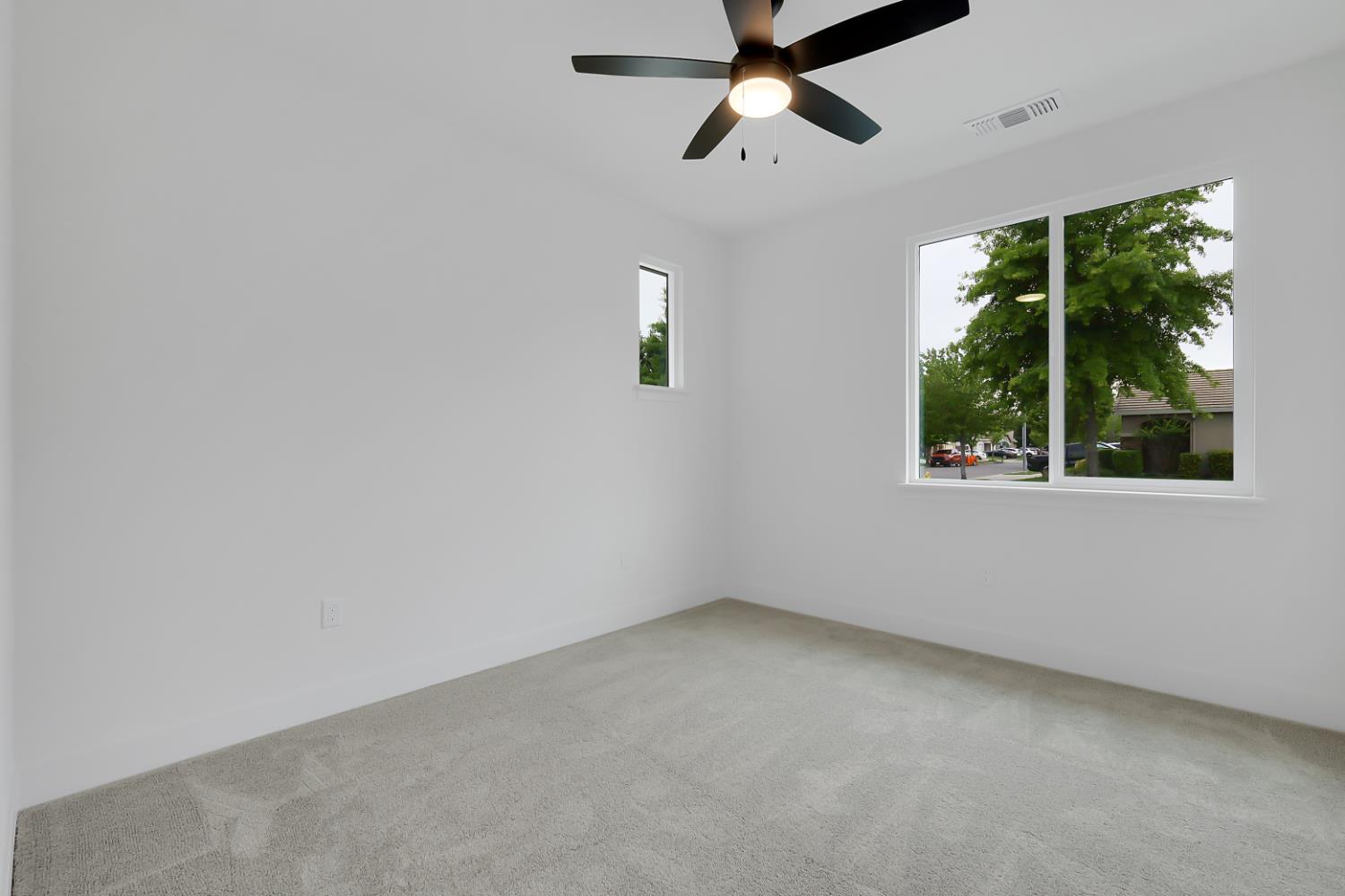 3347 John Freemont