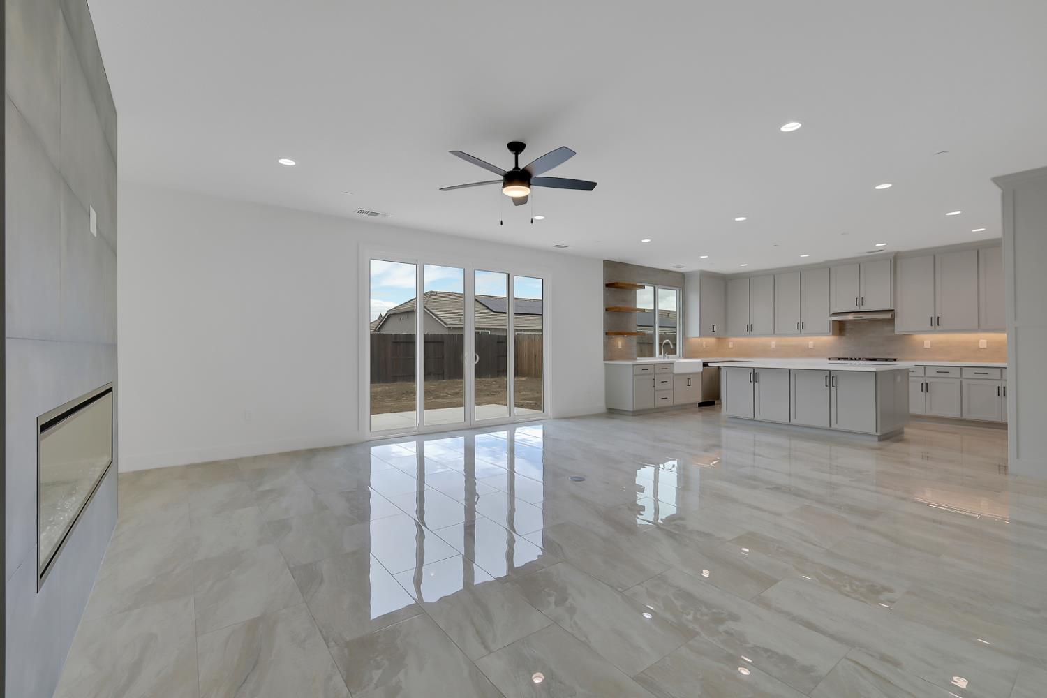 3347 John Freemont
