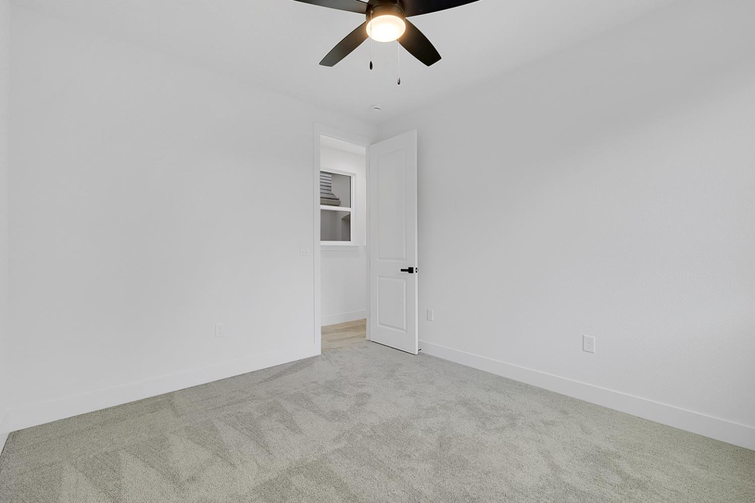 3347 John Freemont