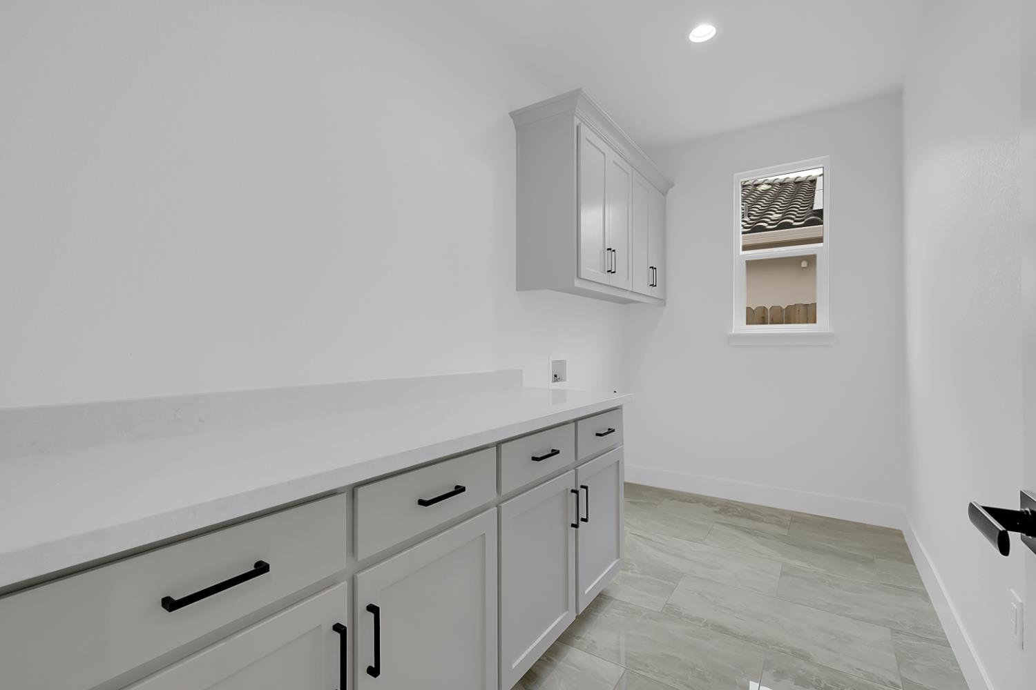 3347 John Freemont