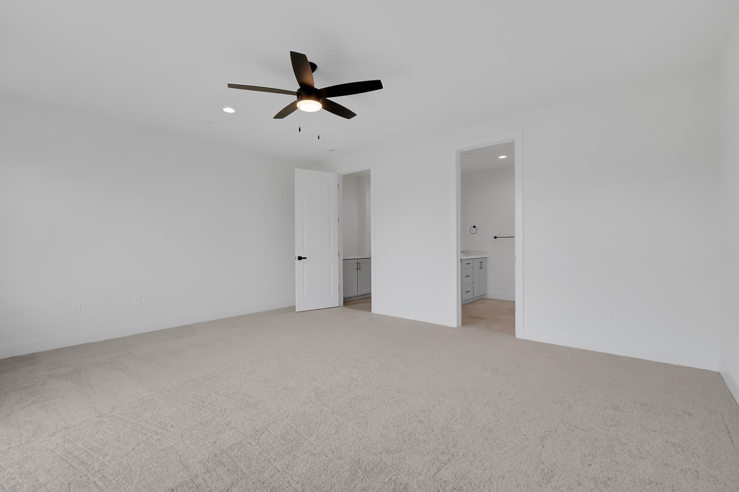 3347 John Freemont