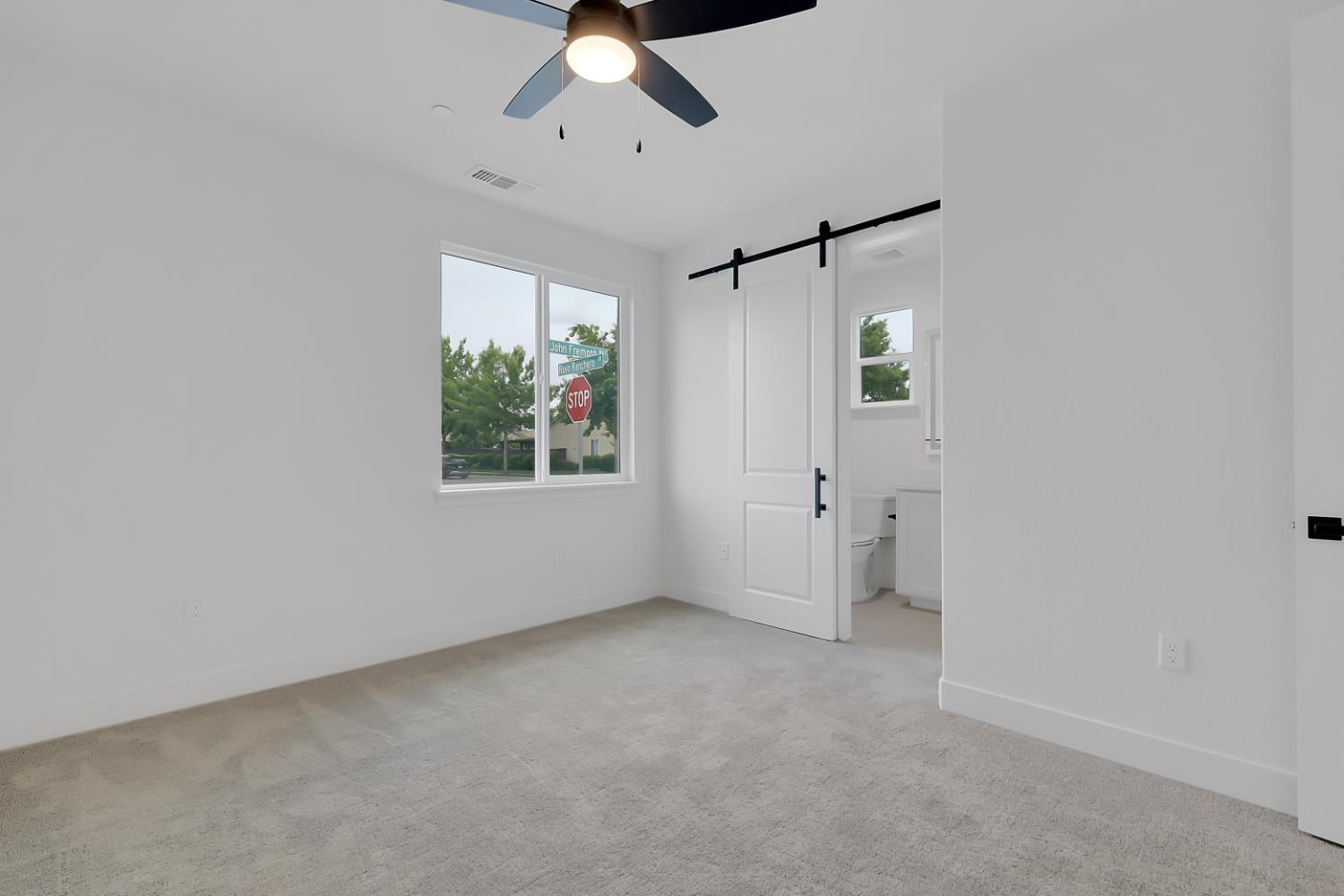 3347 John Freemont