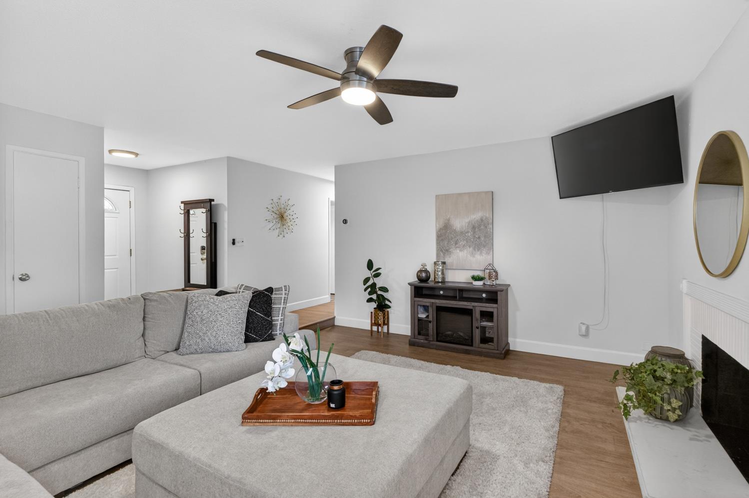 4920 SKY Parkway