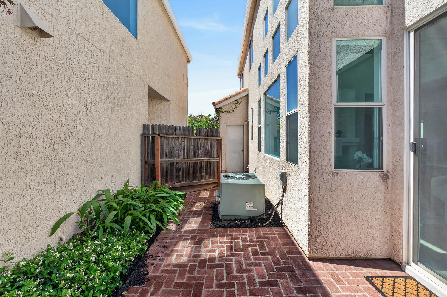 9087 TRUMBAUER Way