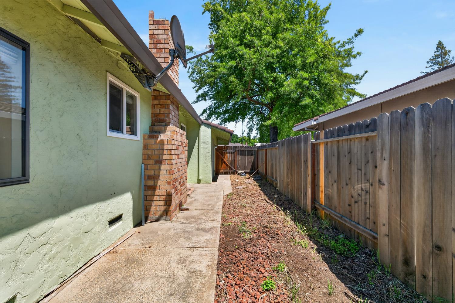 7382 FARM DALE Way