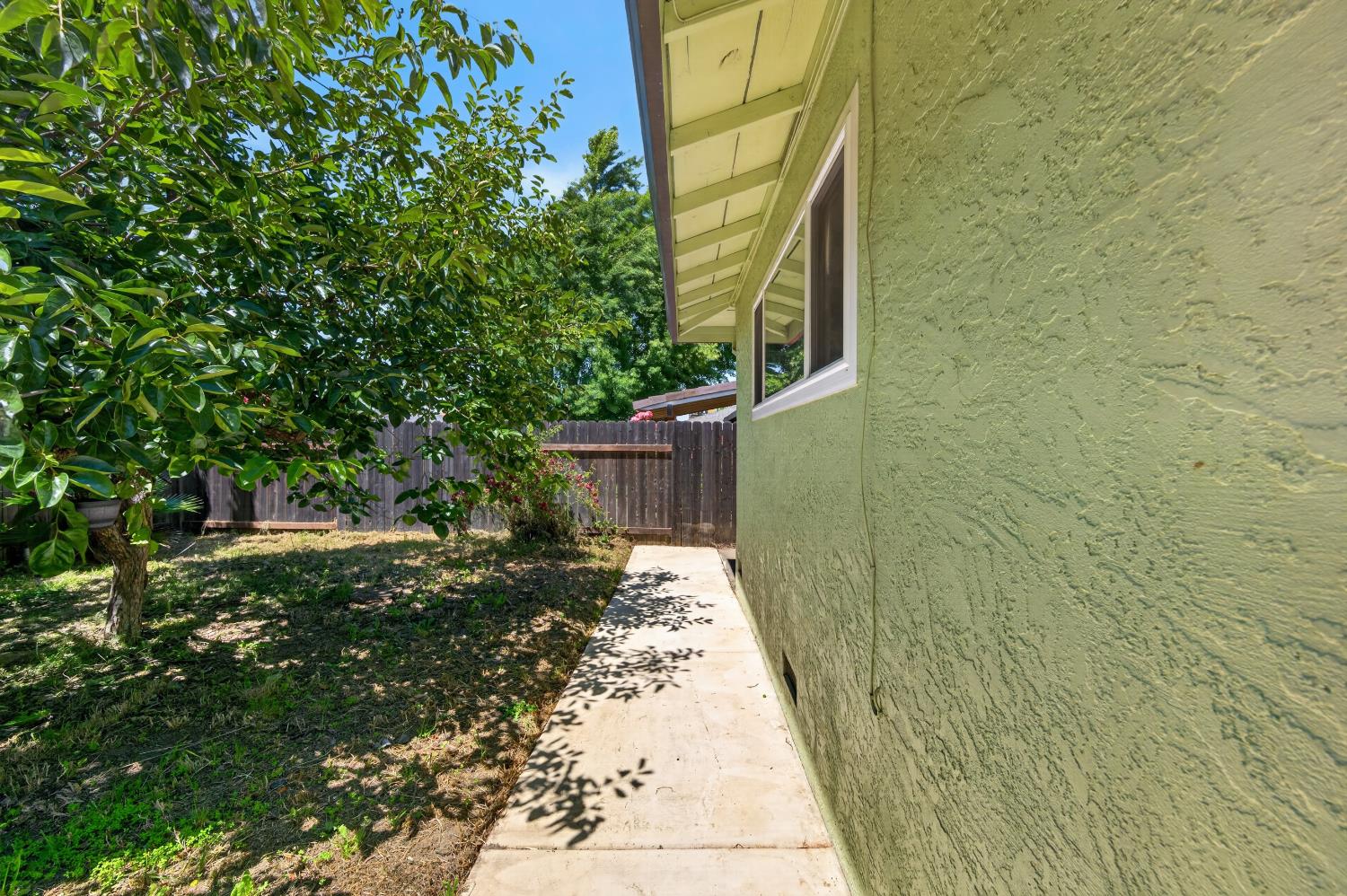 7382 FARM DALE Way