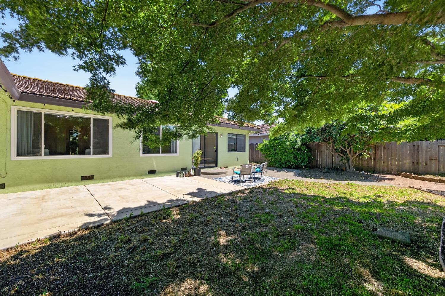 7382 FARM DALE Way