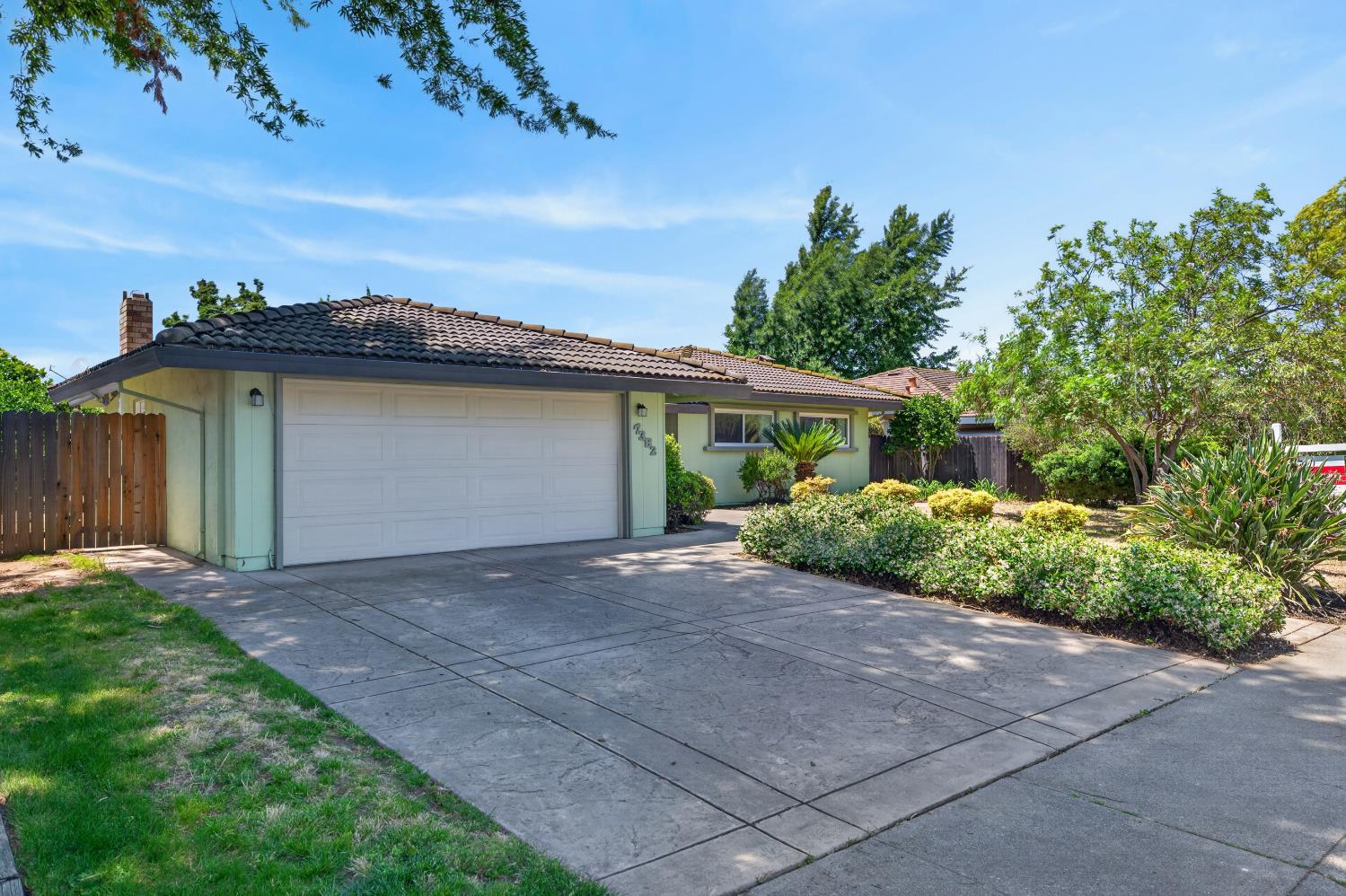 7382 FARM DALE Way